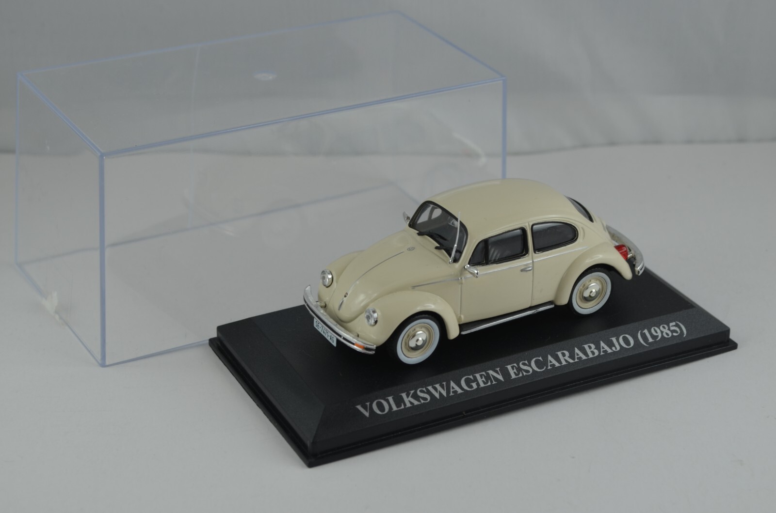 Voiture miniature Volkswagen Coccinelle 1985 IXO 1/43 en métal injecté