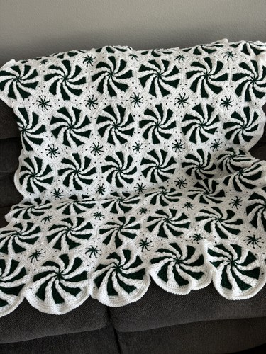 New Peppermint afghan, crochet, hand made, Hunter Green Approximately 50”X 60” - Picture 5 of 6