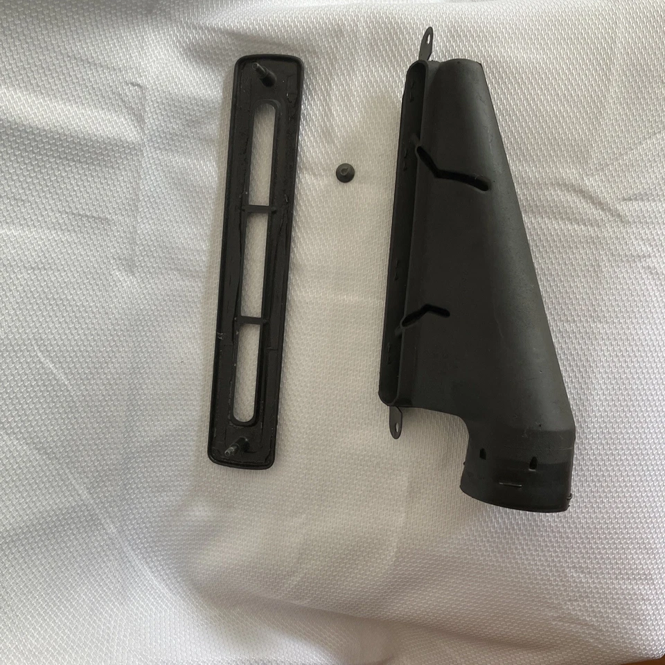 1970 71 72 CUDA CHALLENGER E BODY USED MOPAR REAR WINDOW DEFOGGER DUCT & BEZEL - Image 3 of 4