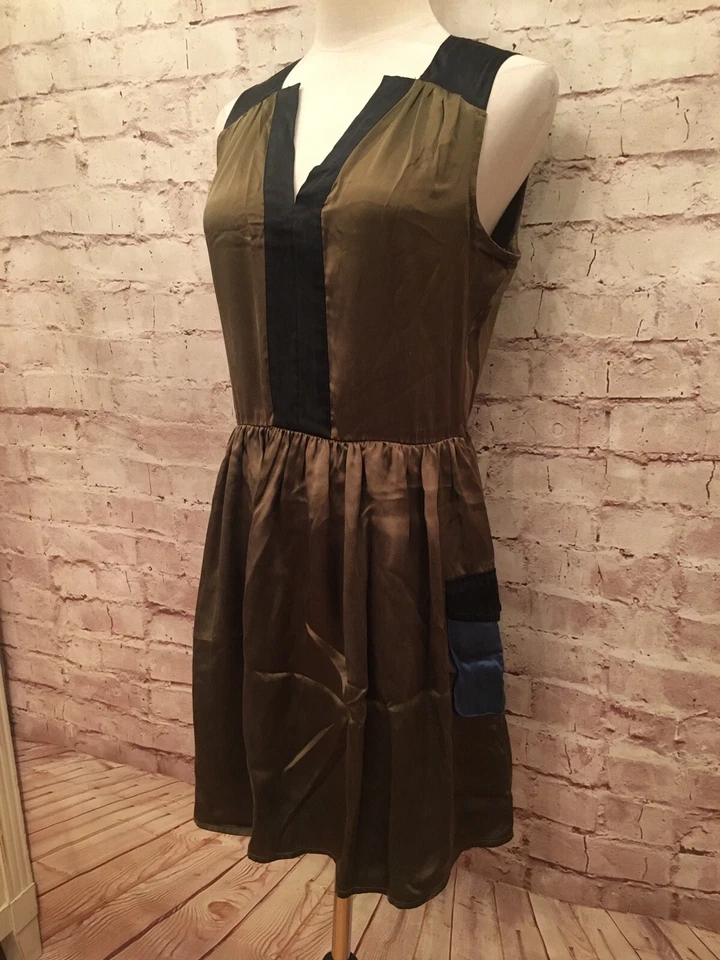 BOUNDARY Anthropologie Green 100% Silk Cargo Pocket Dress Size Small  - Image 3 of 4