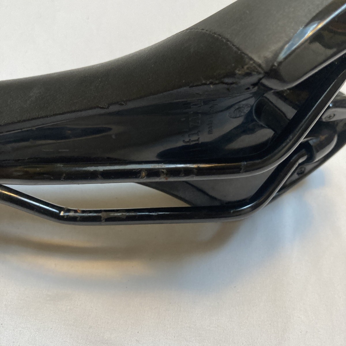 Selle de vélo fi’zi:k quasi neuve (Gebraucht) in Bulle für CHF 25 – mit