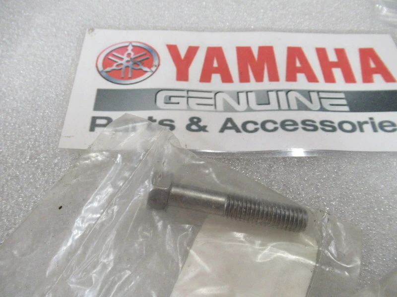 Q13B Yamaha Genuine Marine 97024-08040 Bolt OEM New Factory Boat 