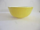 VINTAGE PYREX YELLOW BOWL OVENWARE #404  MIXING BOWL.4 QT.