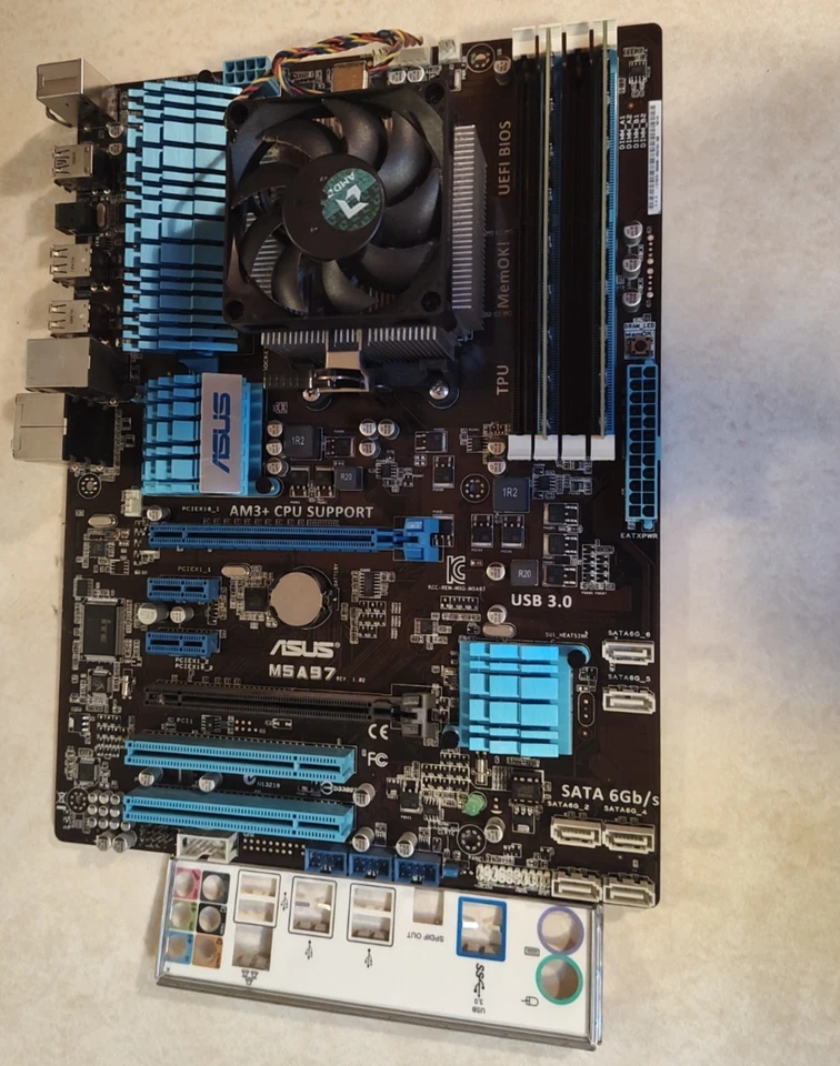 ASUS M5A97 Motherboard Socket AM3+ DDR3 16GB For AMD 970 FX-6100 Bundle - Image 4 of 4