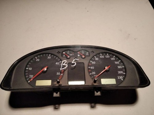 VW PASSAT B5 3B2 Kombiinstrument 3B1919880D 1.90 Diesel 81kw 1999 32018573
