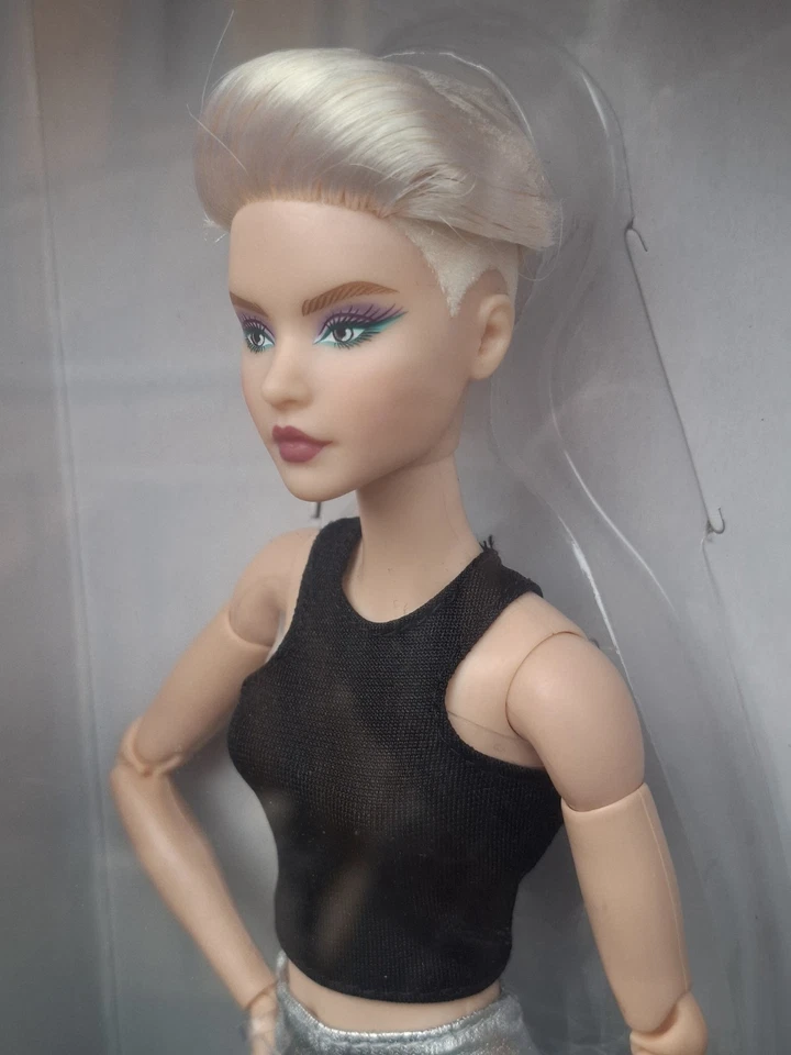 Barbie doll Signature Looks Basics collector model #8 made to move Mattel HCB78 - Immagine 3 di 4