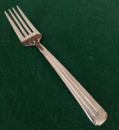 4 Pieces Pfaltzgraff Everyday LEIGHTON Stainless 3 Salad Forks & 1 Dinner Fork - Picture 2 of 3