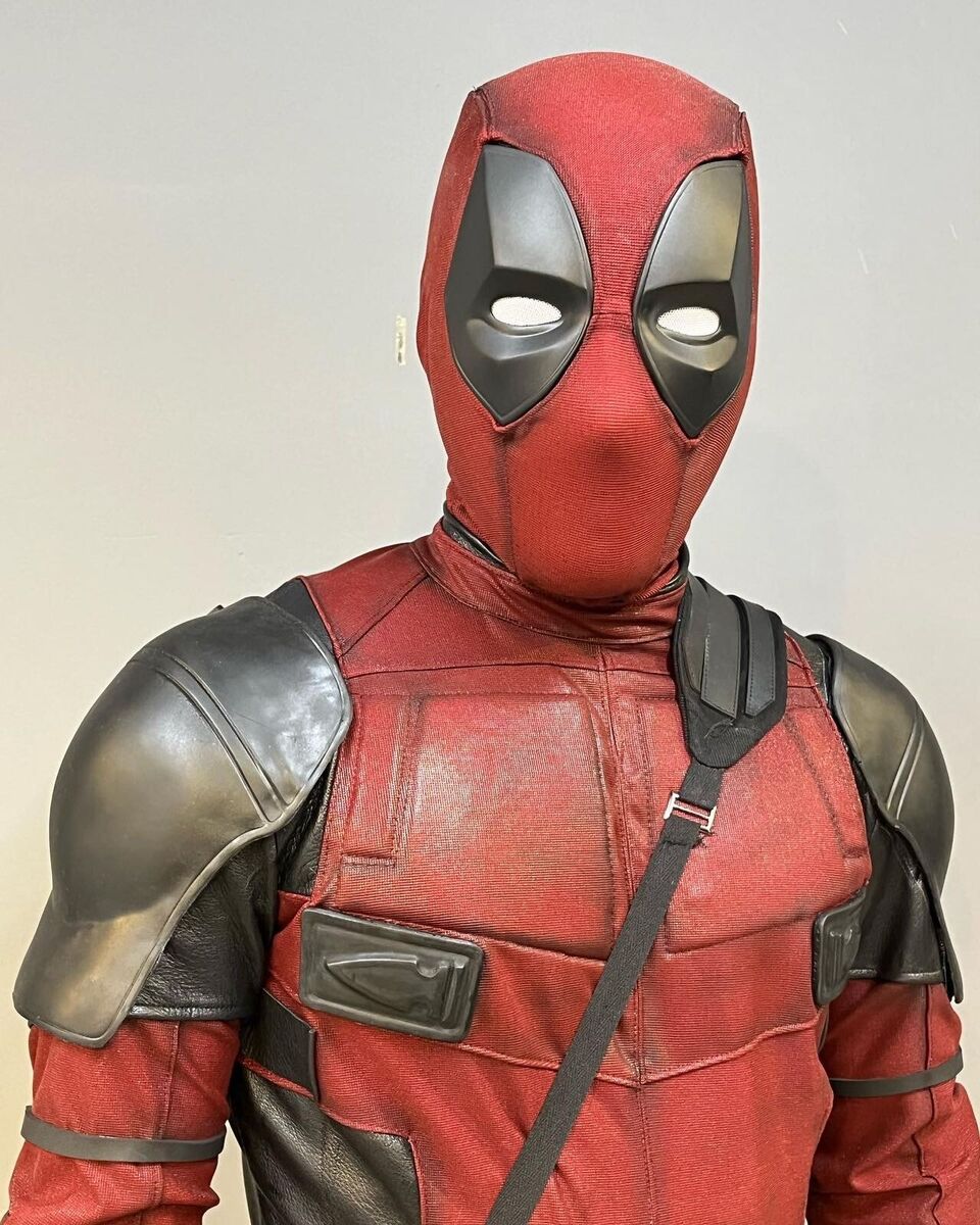 Deadpool Mask with face shell and screen printed 3D textured Deadpool Mask with face shell and screen printed 3D textured