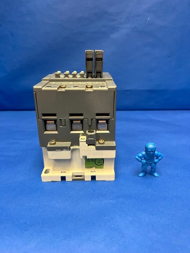 Contactor ABB A110-30 140A 600 V AC - Imagen 3 de 5