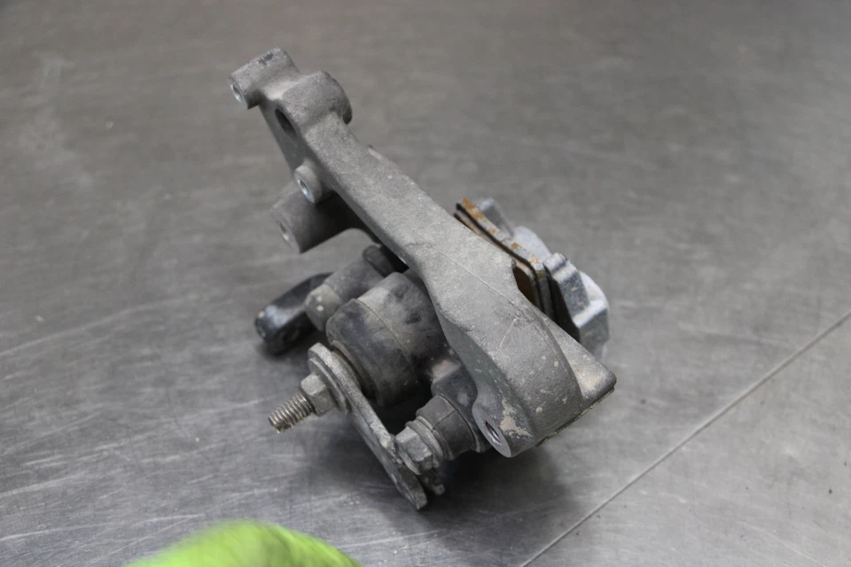 2009 Honda DN-01 Rear Brake Caliper Foto 2 de 4