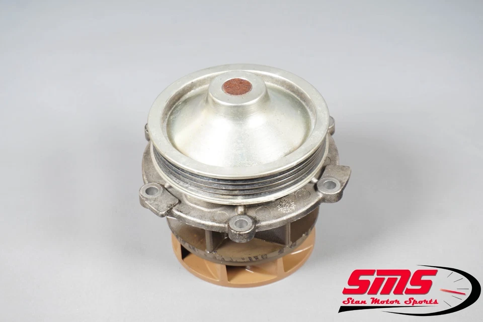 Bomba de agua Maserati GranTurismo Ferrari California 04-19 36 k OEM Foto 2 de 4