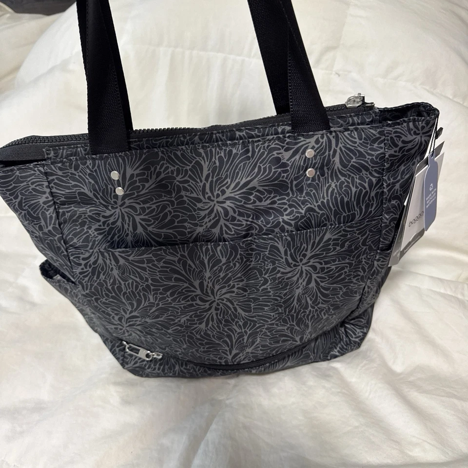 Bolso de viaje Baggallini Carryall Weekender para mujer ligero de nailon Foto 3 de 4