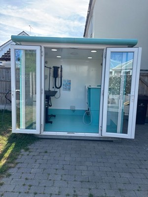 dog grooming salon, wet pet pod, home grooming salon UK