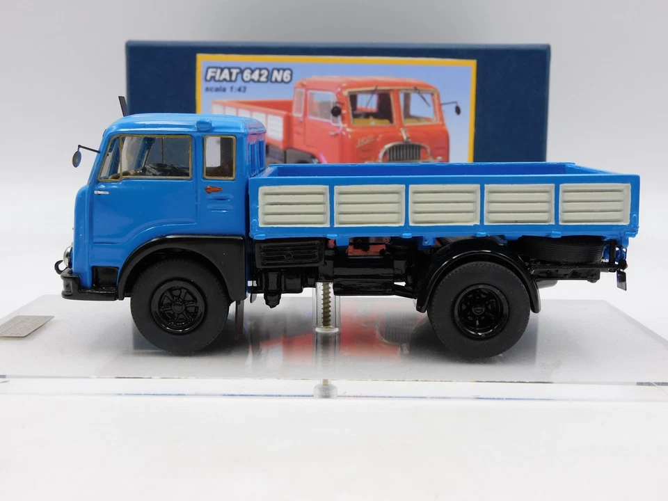 Fiat camion resina 642 N6 montato truck 1:43 MIB Toptoys CB Models azzurro - Immagine 3 di 4