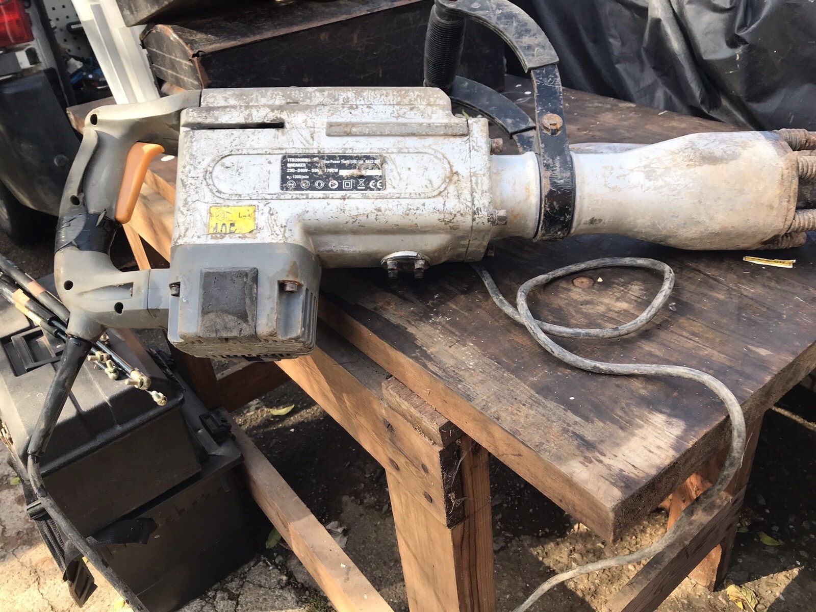 Used Titan 1700W Demolition Hammer / Concrete Breaker & Chisels