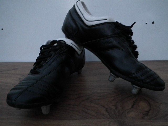 adinova football boots