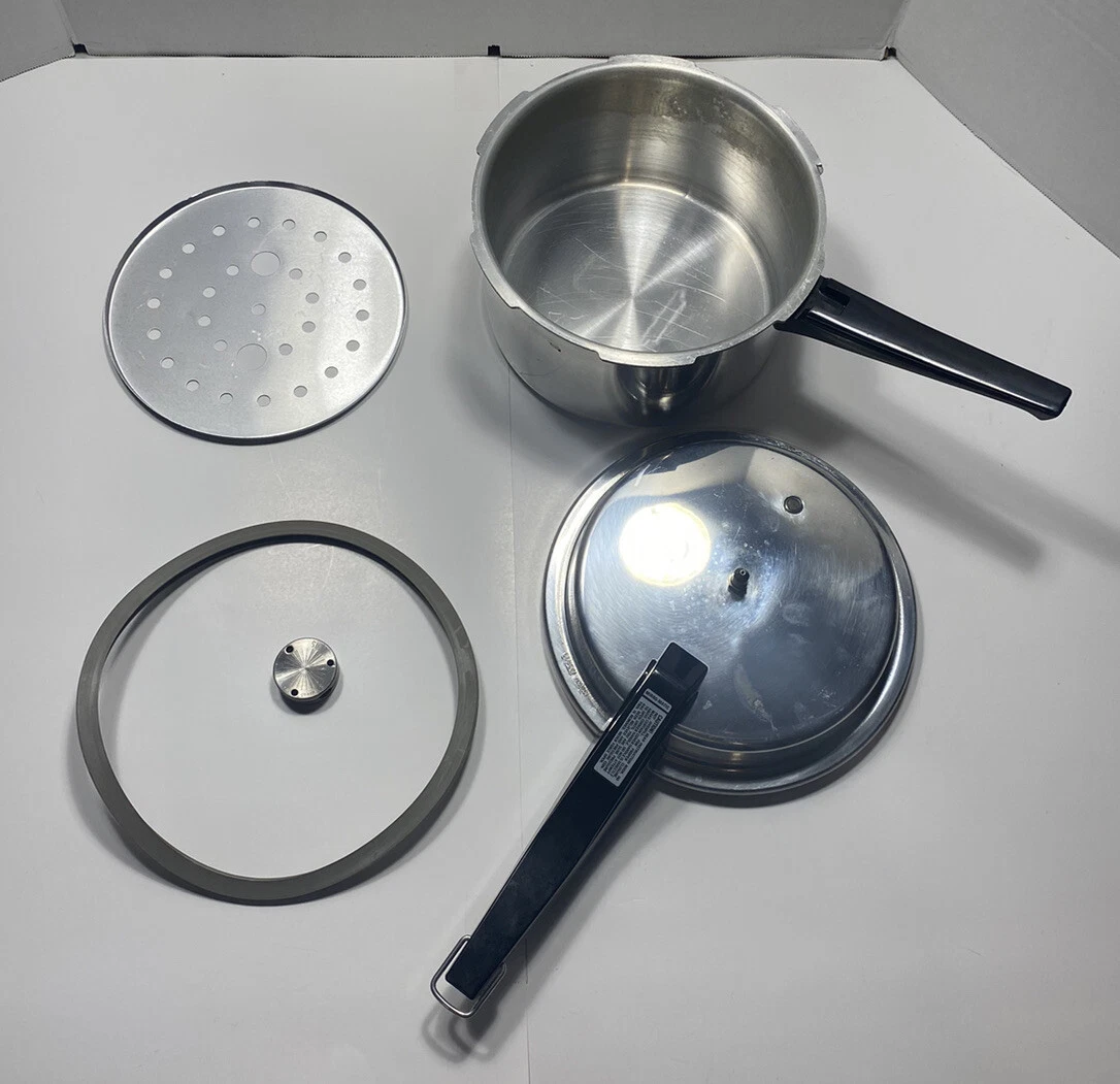 Vintage MIRRO-MATIC 4 QT Pressure Cooker Canner M-0594 Made In USA