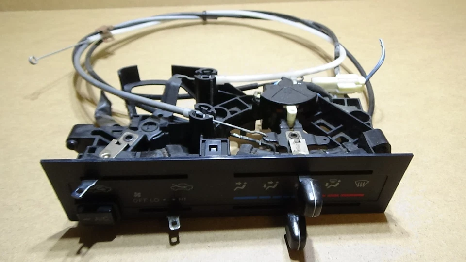 1996-1997 Toyota 4Runner AC Heater Temperature Control Switch - Image 2 of 4