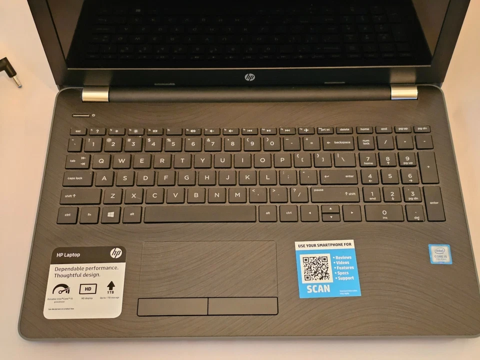 Portátil HP 15-bs087nr 15,6" - Intel Core i5-7200U - 8 GB RAM - DISCO DURO DE 1 TB - SIN BATERÍA Foto 4 de 4