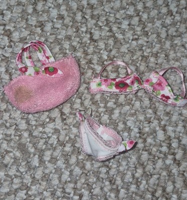 bratz puppe spring break yasmin Bikini & Tasche Outfit. tasche hat flecken