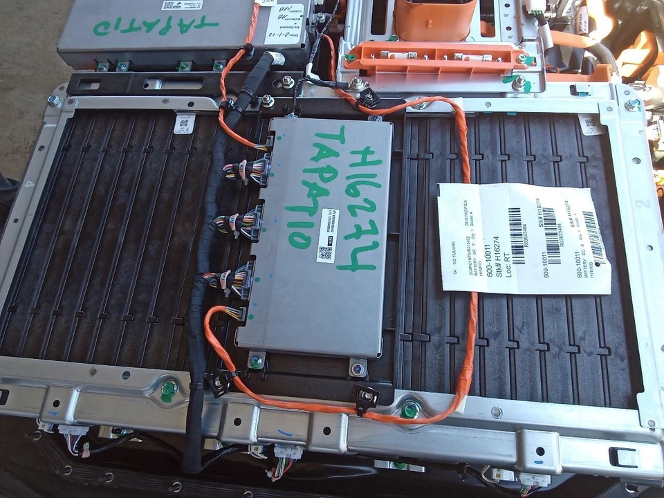 Battery Hybrid Vehicle 16 Kwh Lithium-ion Battery Fits 17-19 PACIFICA 3823484 - Image 3 of 4