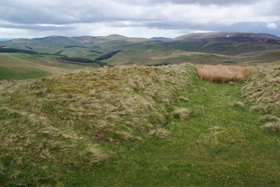 Foto A3 Erdarbeiten unter Windy Gyle Russell's Cairn Es ist gerade markiert auf c2013
