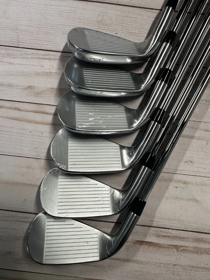 *NEW* Titleist T350 2025 5-P (6pcs) Iron Set- AMT Red S - Image 3 of 4