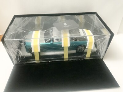 1/18  HH Henson & Heaven Rolls-Royce Phantom EWB Green w/ Silver Hood Diecast