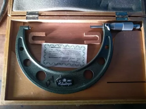 Mitutoyo Outside Micrometer 5-6”. No. 103-220 in Case.