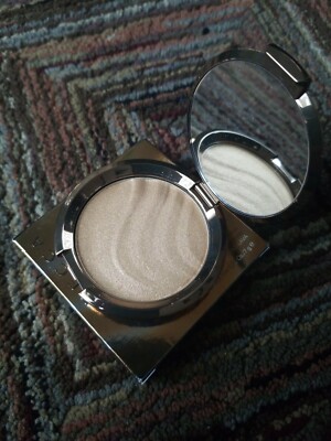 BECCA VOLCANO GODDESS SHIMMERING SKIN  GOLD LAVA 0.25 OZ NIB