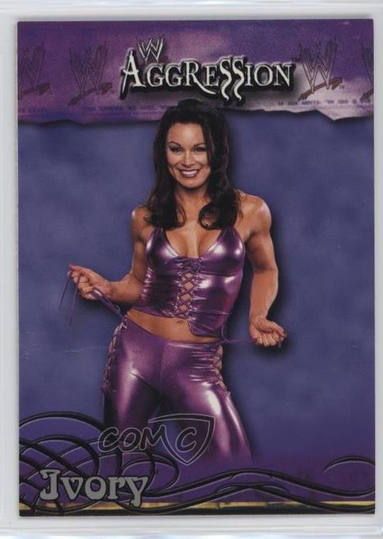 2003 Fleer WWE Aggression Ivory #13 5w0