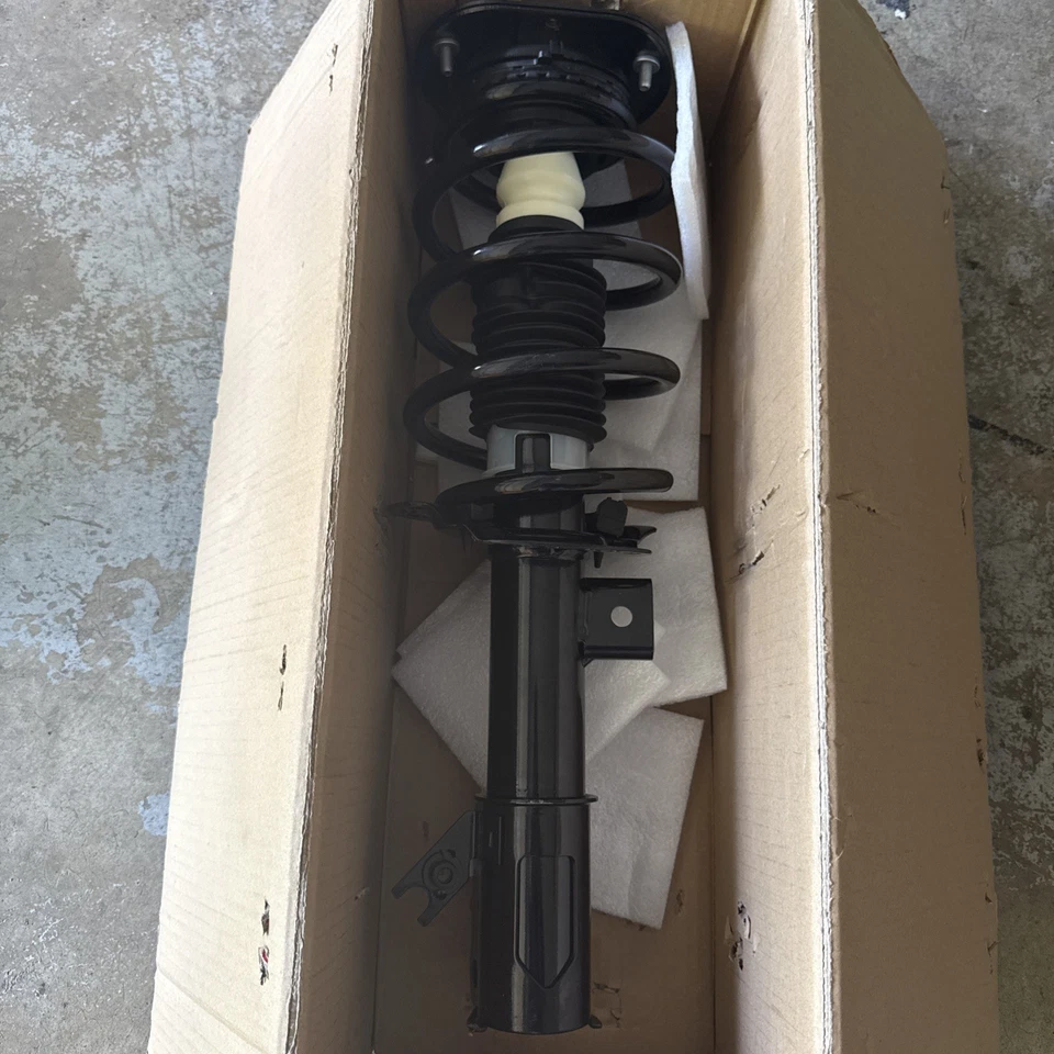 Conjunto de puntal de suspensión y resorte helicoidal FCS 1333529R para Ford Fusion 13-20 Foto 3 de 4