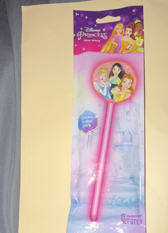 Disney Princess Glow Wand Pink Glows in the Dark Aurora Belle Cinderella