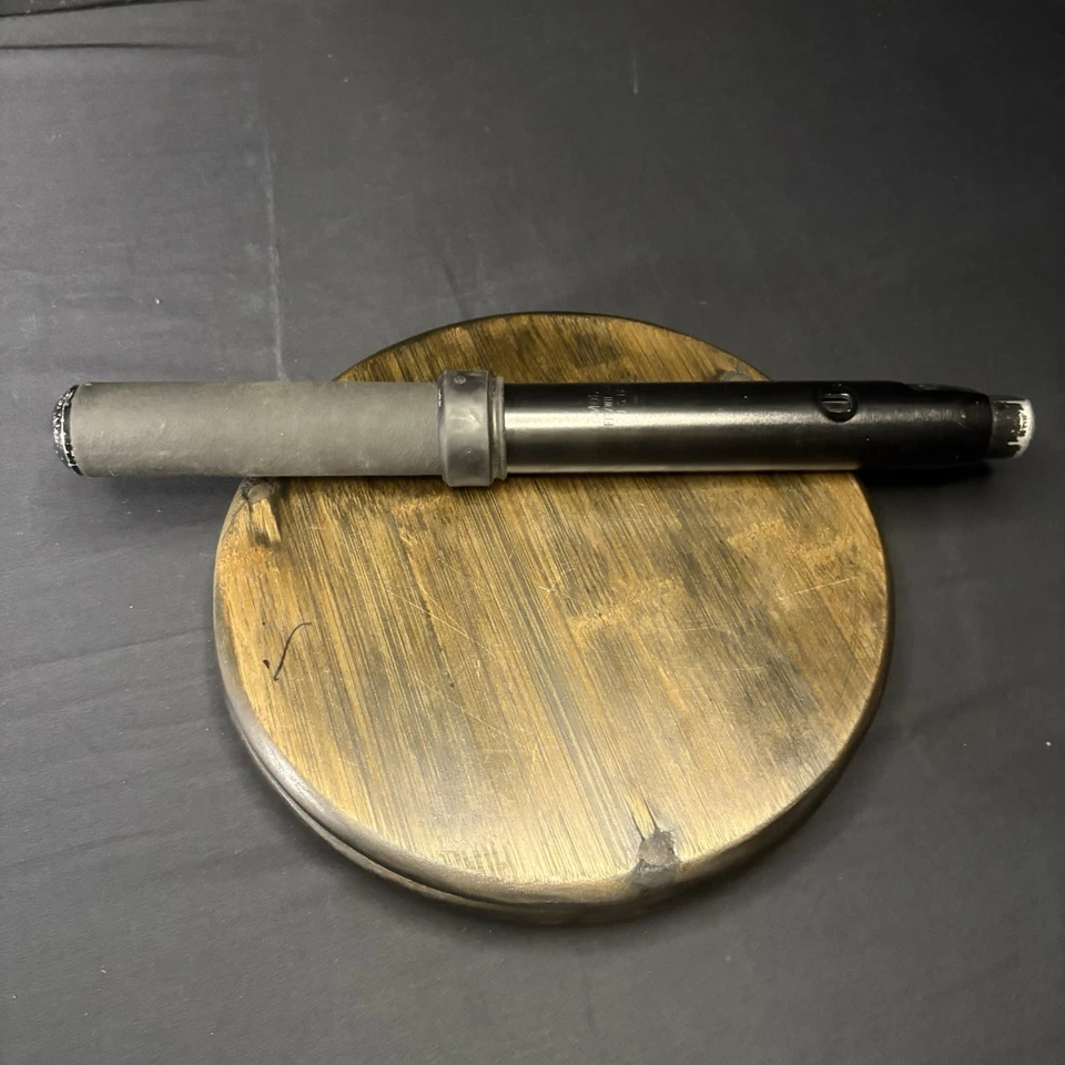 Bastón 24" con mango de goma de agarre resistente Foto 2 de 4