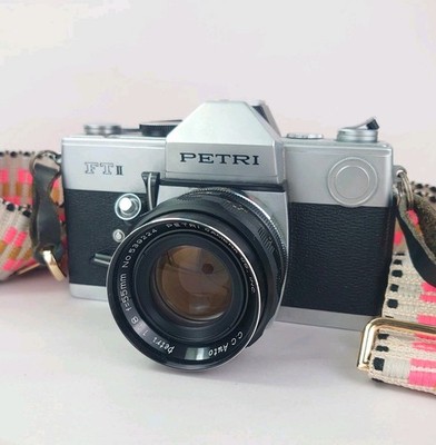 Petri FT-II 35mm film camera 1:18 Lens 55mm - made in Japan with Strap Vintage