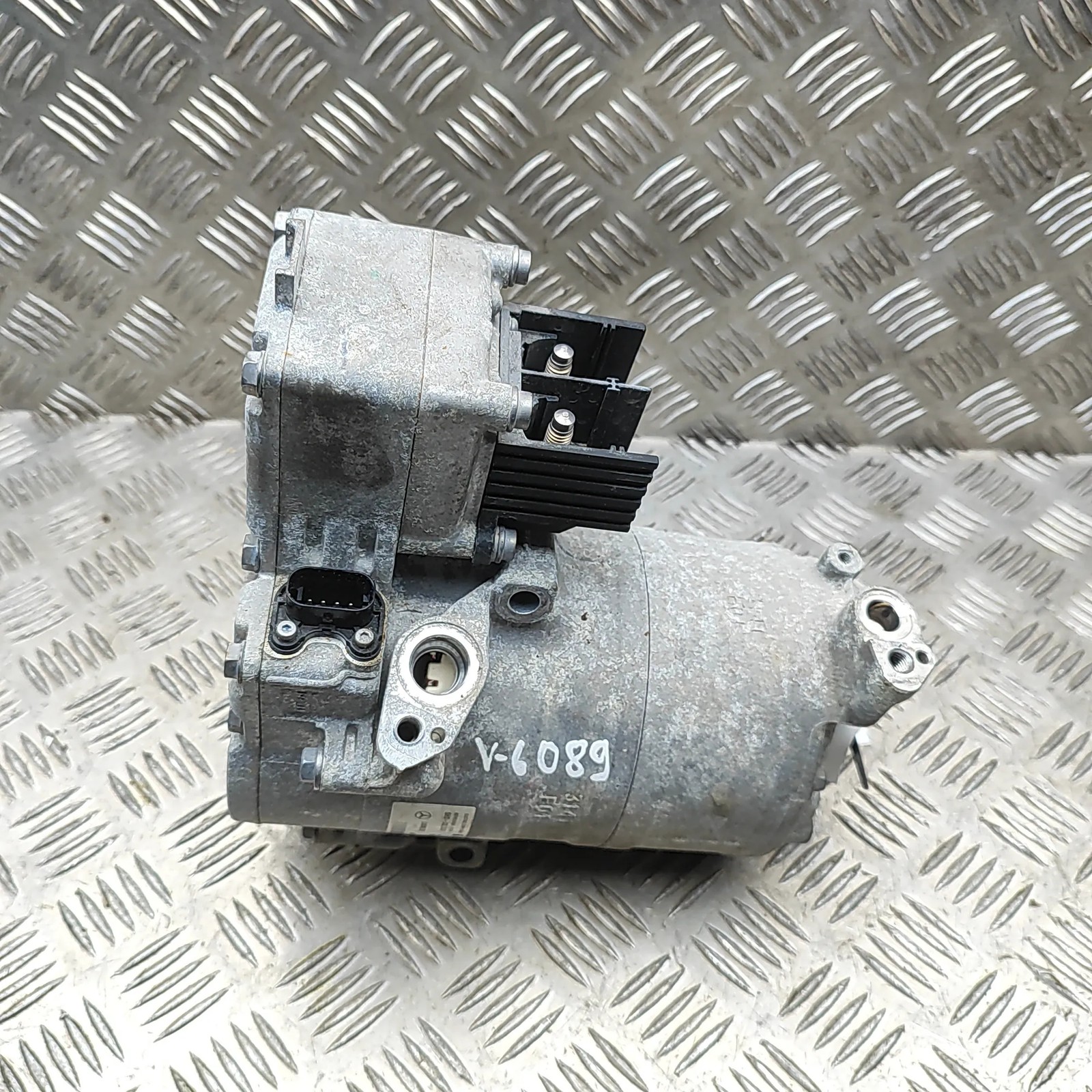 MERCEDES-BENZ GLE W167 Air Condition A/C Pump A0008302601 3.0 Petrol 34489859