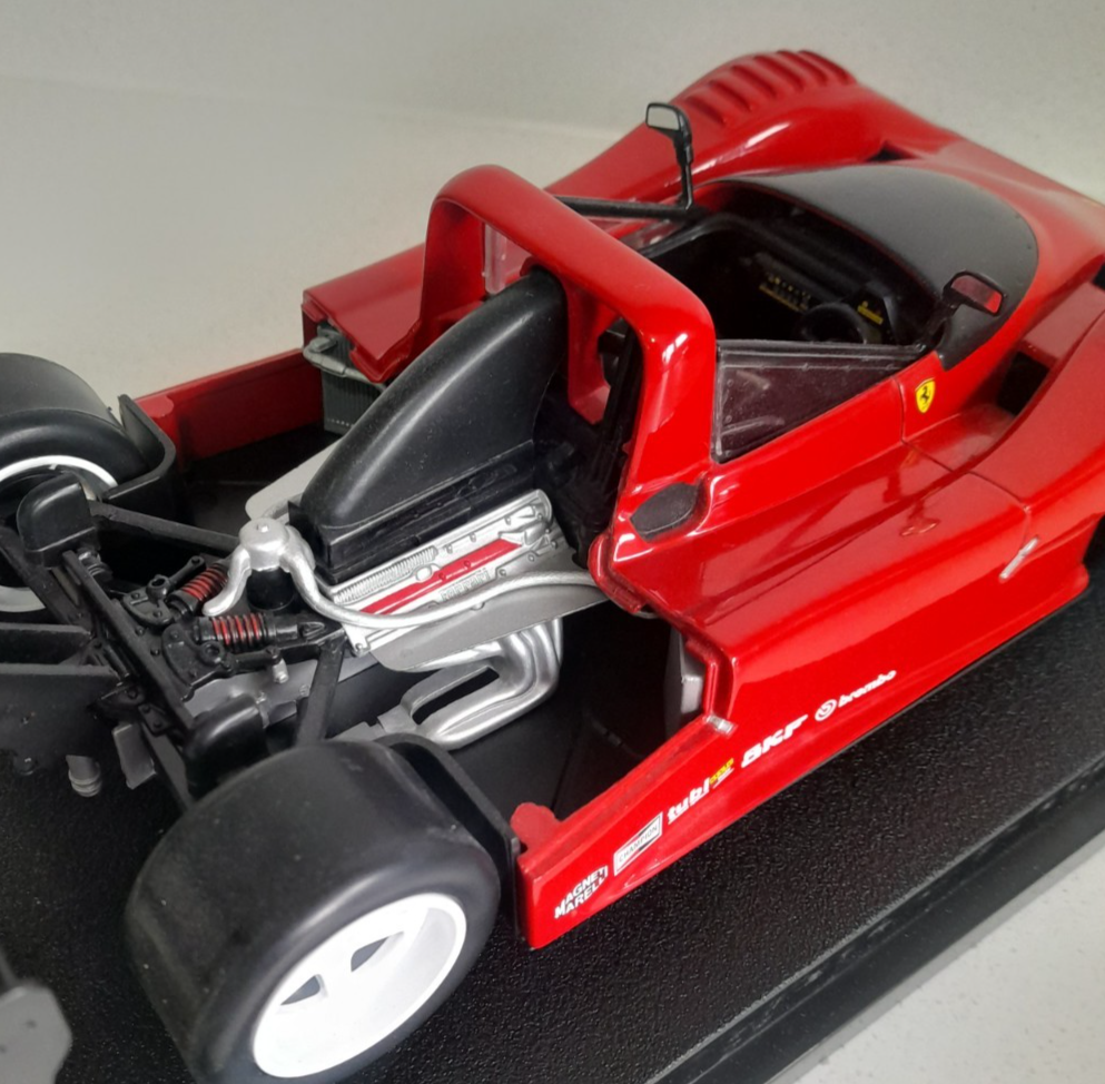 Large 1/18 scale 100% Hot Wheels FERRARI F 333 SP diecast model