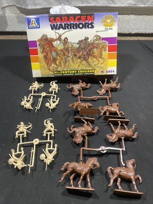 Italeri Saracen Warriors XI Century Crusade 54mm 1:32 Plastic Figures 6854 NOB