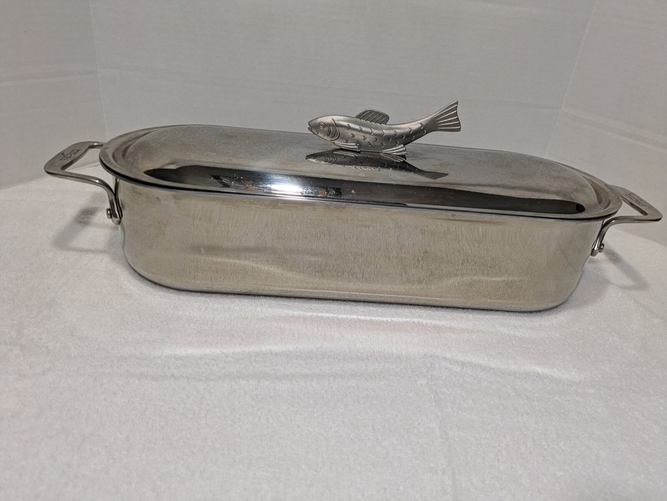 ALL CLAD STAINLESS STEEL FISH POACHER W SCULPTED FISH HANDLE 18"x 7"x 4