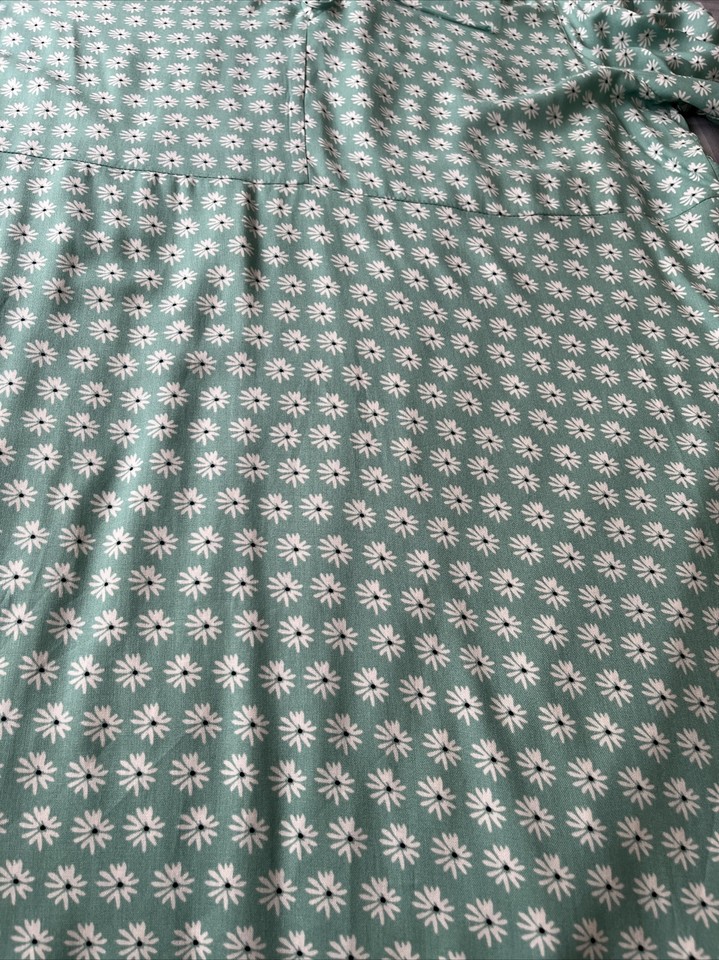 Ladies Green Floral Dress Size 18 eBay