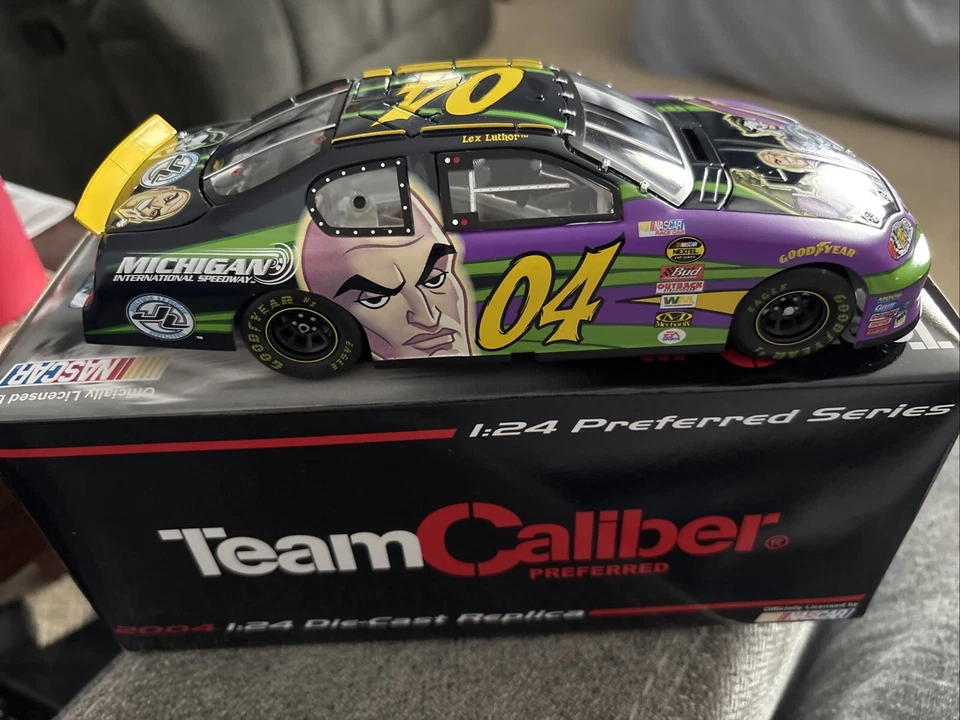 Team Caliber Joker #04 Justice League Villain Car 2004 Monte Carlo 1:24 Diecast - Image 4 of 4