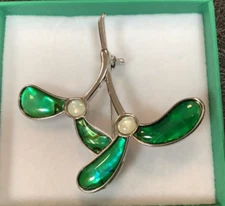 Beautiful Christmas Mistletoe Inlaid Paua Shell Brooch