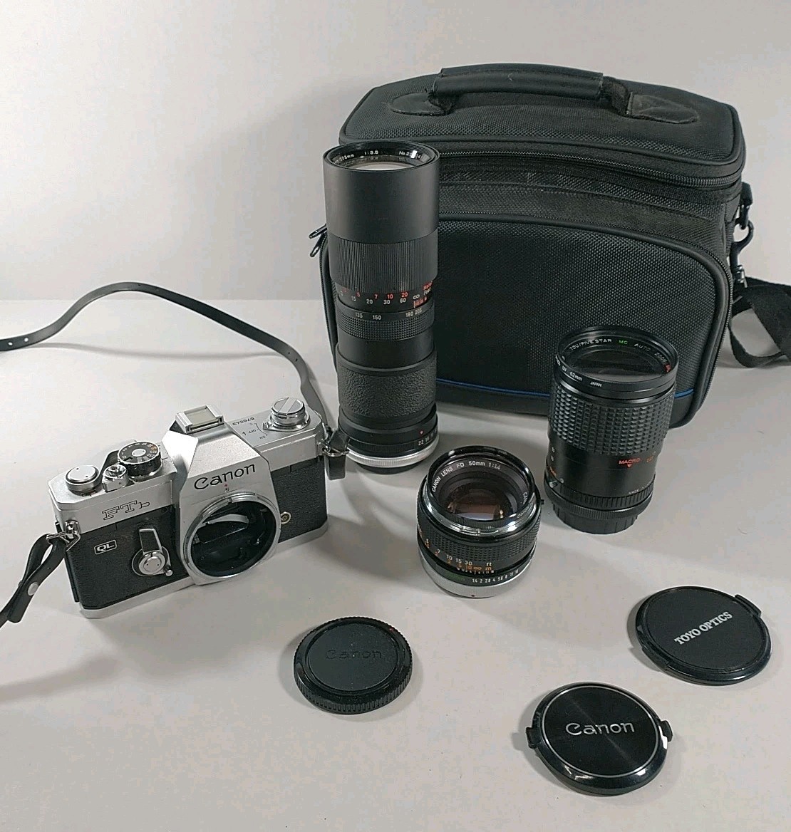 Canon FTb QL 35mm SLR Film With Camera 3 Lenses Strap & Camera