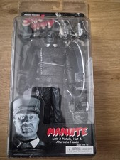 Sin City Manute color 18 cm Figur Neca  Neu/Verpackung leicht beschädigt!