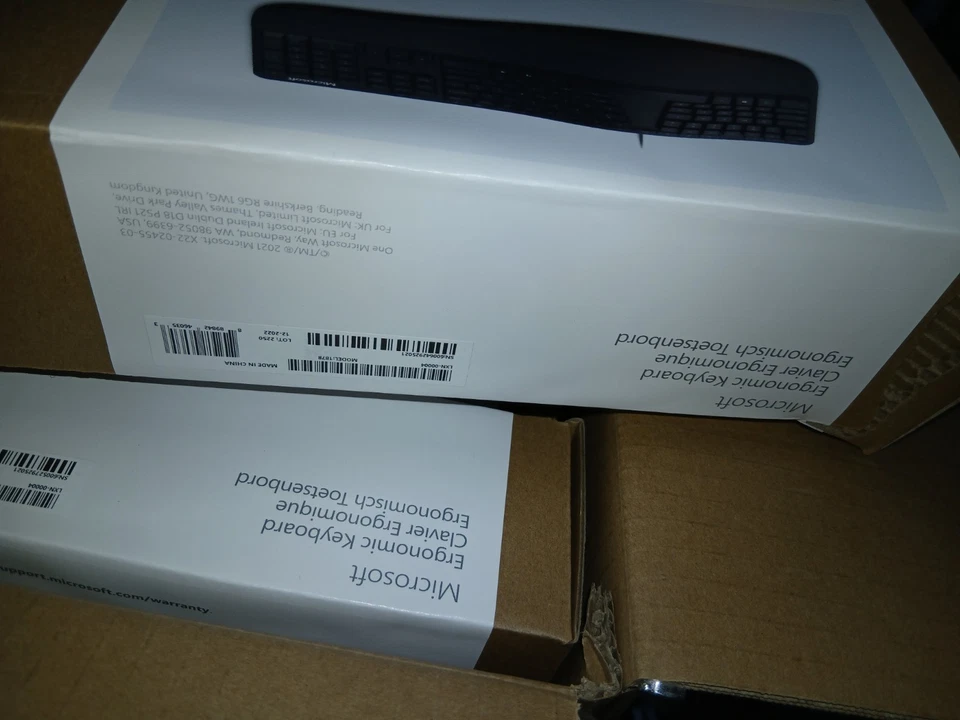 Microsoft Ergonomic Keyboard Wired USB Black with Numeric Keypad Model 1878 NEW - Image 3 of 3