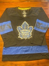 Ultimate Toronto Maple Leafs Collector and Super Fan Gift Guide 31