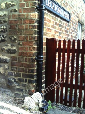 Foto 6x4 Benchmark auf Seite von #1 Leckford Place Oxford\/SP5106 Ordnance c2010