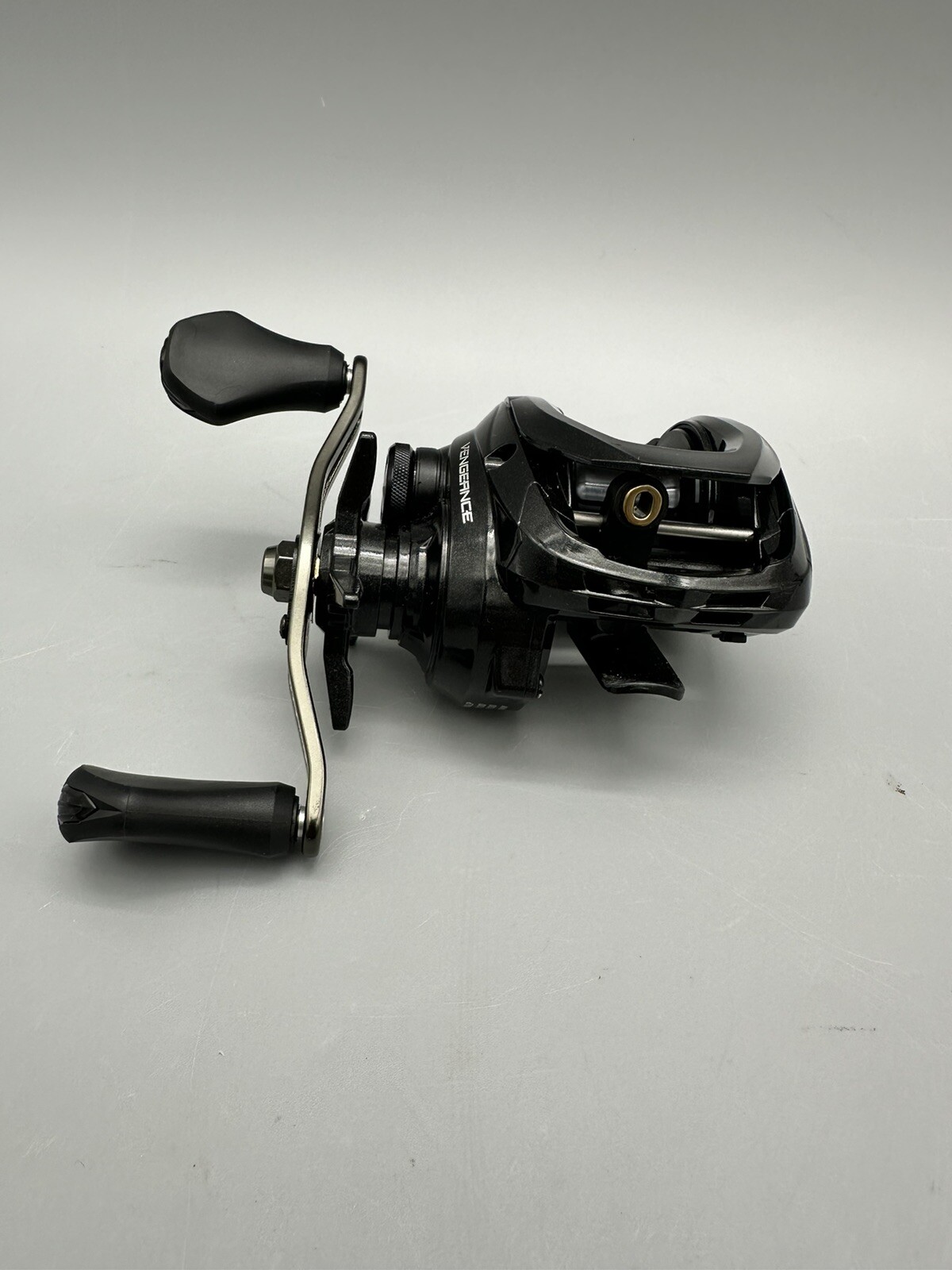 Abu Garcia Vengeance Low Profile 5 Ball Bearing Baitcast Fish Reel
