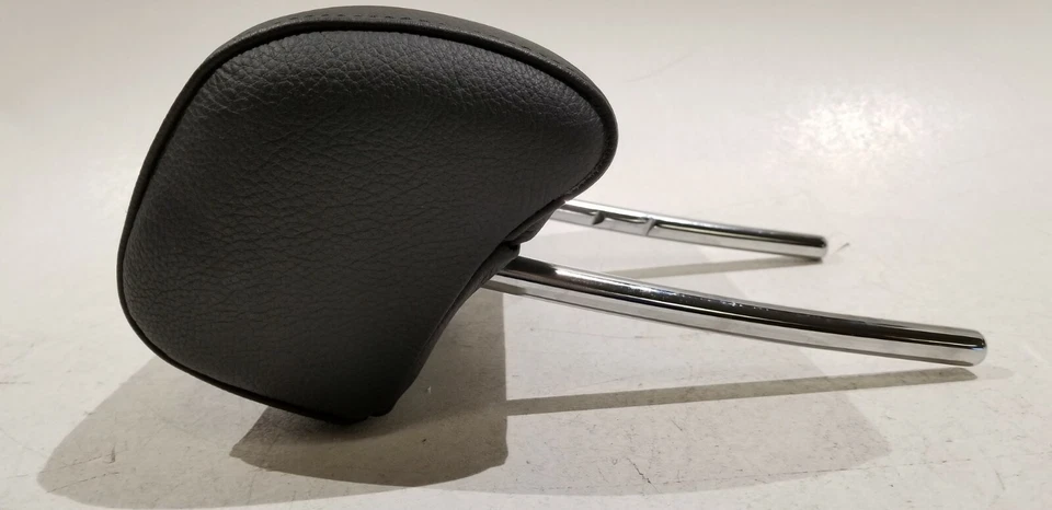 QA20704 2004-2007 BMW 530I FRONT RIGHT OR LEFT HEADREST BLACK LEATHER OEM - Image 4 of 4