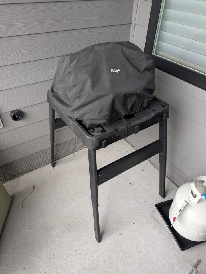 Parrilla Ninja con todos los accesorios y soporte para parrilla maestra. Usado dos veces. Foto 3 de 4